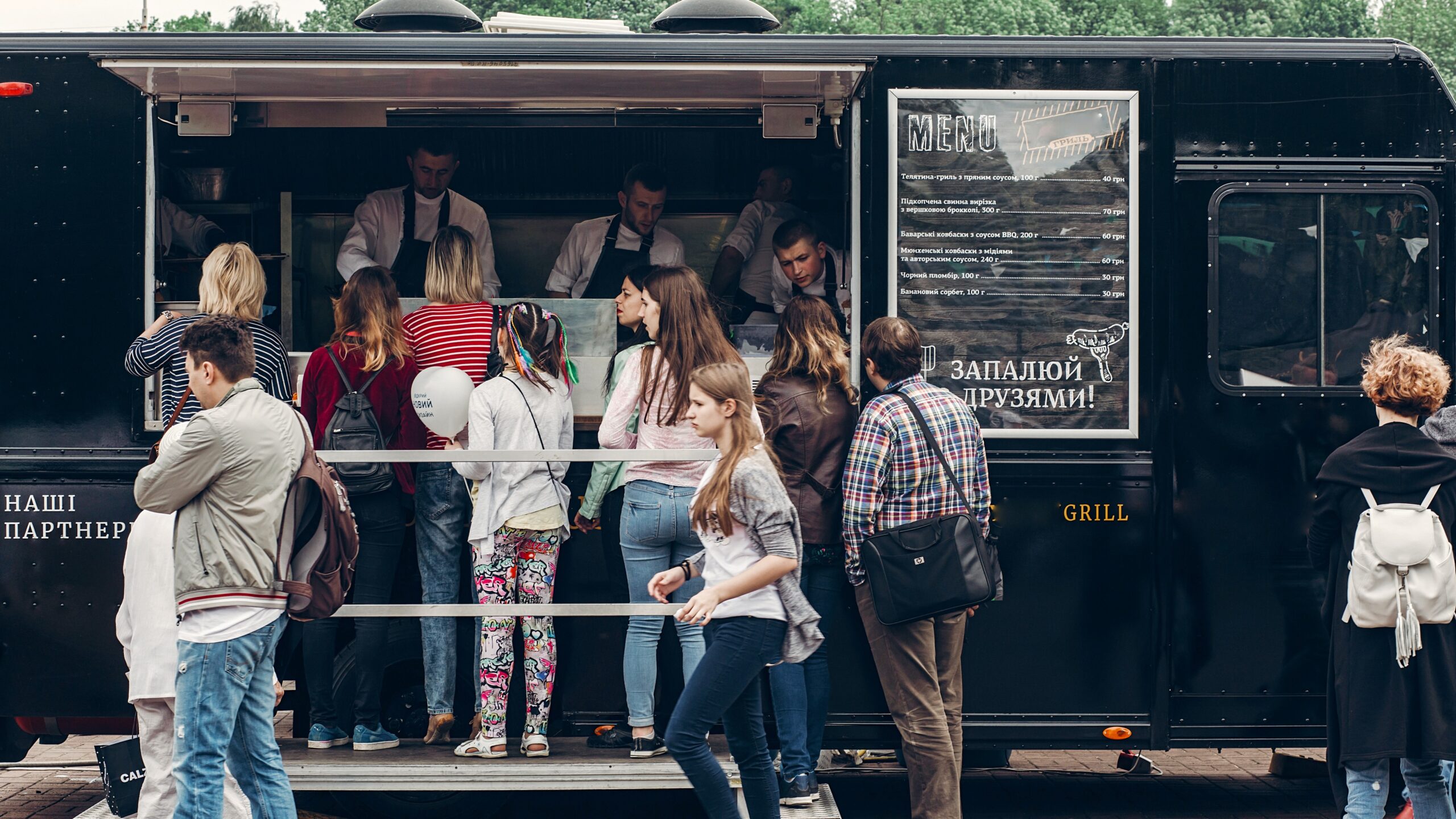 Ile kosztuje food truck, taki jak na zdjęciu?
